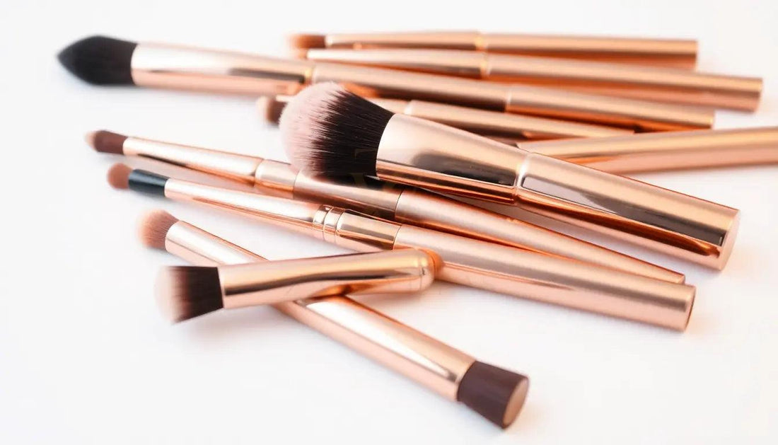 The Ultimate Guide to Choosing the Best Metal Makeup Brush - Zari Villas