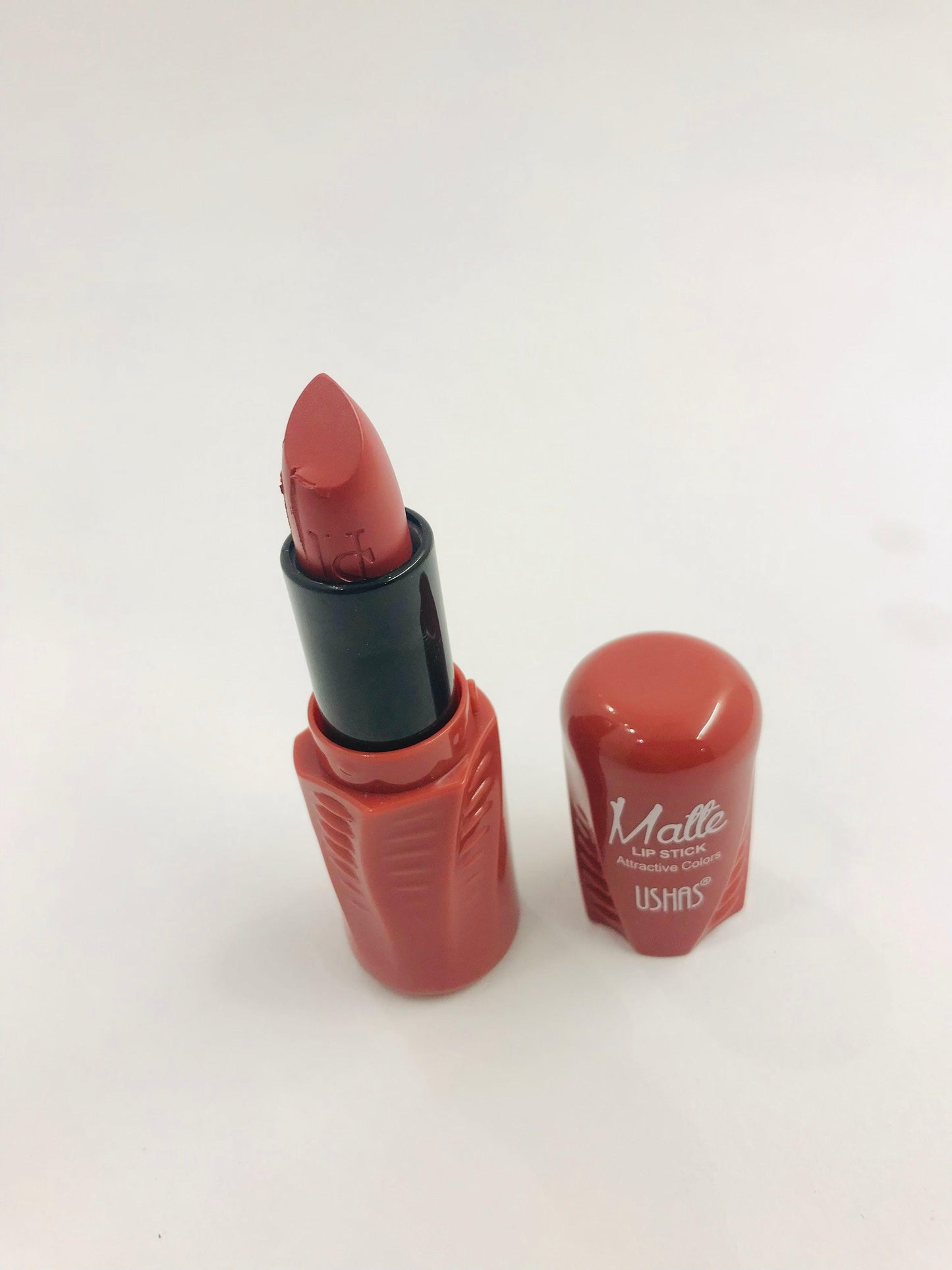 USHAS Matte Lipstick - Vivid Matte Finish - Zari Villas